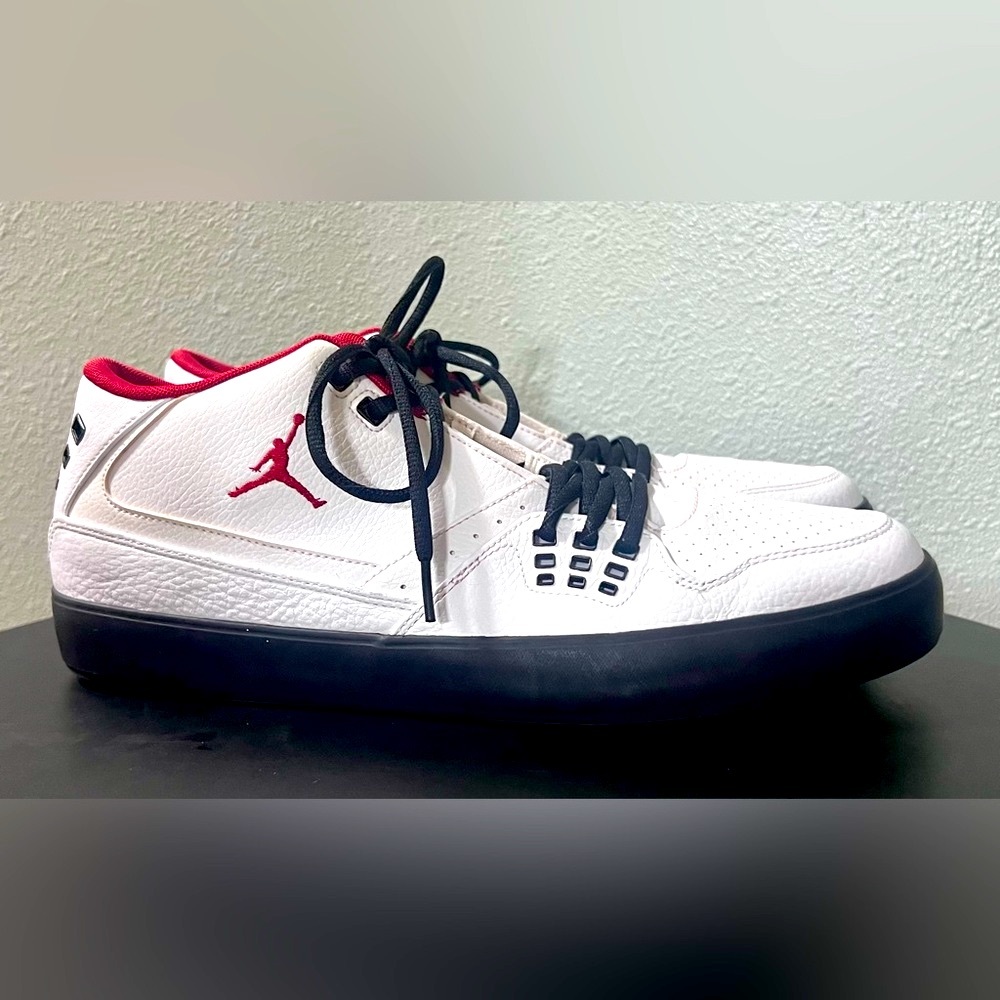 Nike Jordan Flight 23 Classic Sneakers Shoes Athletic Activewear Gym Casual EUC - Picture 6 of 10
